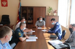 заседание Комиссии по предупреждению и ликвидации чрезвычайных ситуаций и обеспечению пожарной безопасности в Рославле - фото - 1