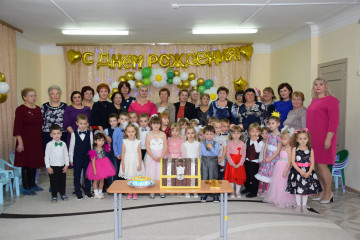 сегодня детский сад № 1 г. Сычевки отметил свой 60-летний юбилей - фото - 1