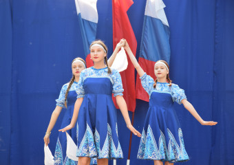 в г. Сычевка состоялся праздничный концерт, посвященный Дню России - фото - 1