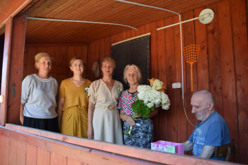 семьи Акимовых и Громовых наградили медалями «За любовь и верность» - фото - 1