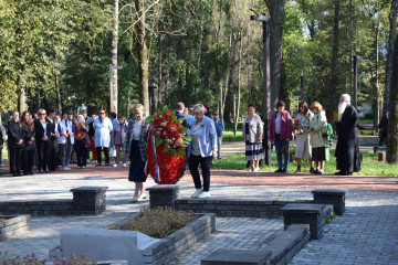 в Сычевском районе прошли праздничные мероприятия, посвященные Дню освобождения Смоленщины - фото - 2