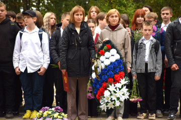 сегодня на Сычевском "Поле Памяти" состоялся митинг, посвящённый воинскому перезахоронению - фото - 1