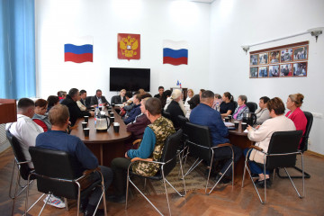 в Сычевском округе состоялась встреча с ветеранами боевых действий СВО и их семьями - фото - 1