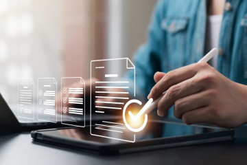 страховые взносы за единоличного руководителя организации в отпуске по уходу за ребенком подлежат начислению - фото - 1