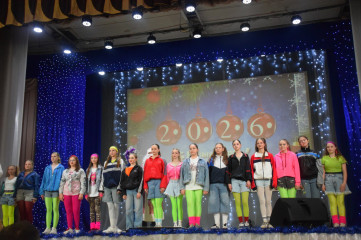 в Сычевском РДК прошел незабываемый концерт под названием "Новый год по старому" - фото - 1