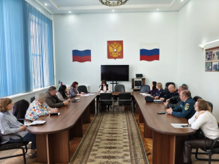 вопросы безопасности на майские праздники, летний сезон и 81‑ю годовщину Победы обсудили на заседании антитеррористической комиссии - фото - 1